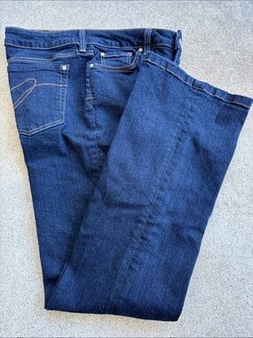 Miracle Body dark wash jeans